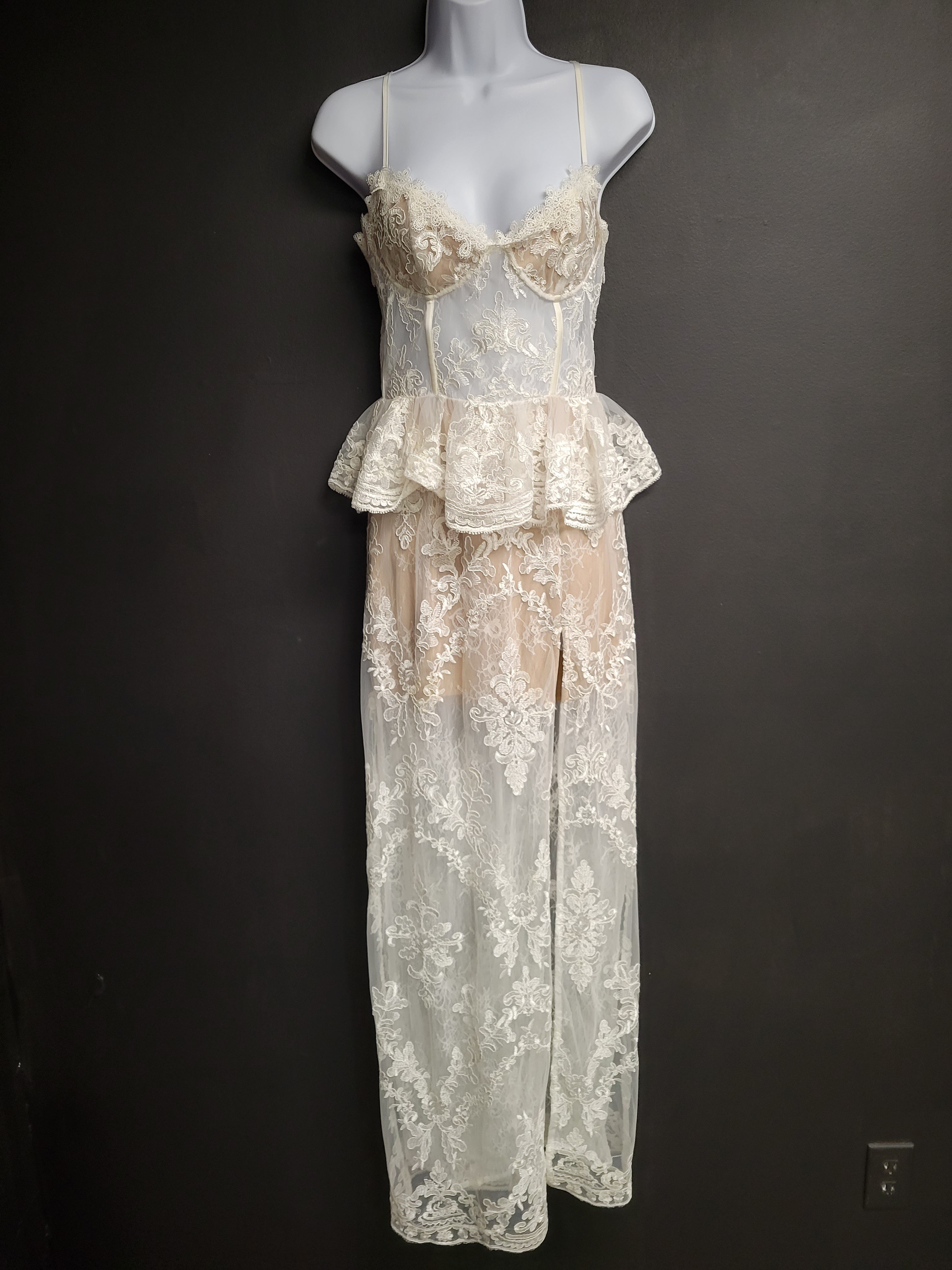 V. Chapman Ophilia Gown in White SIZE 4