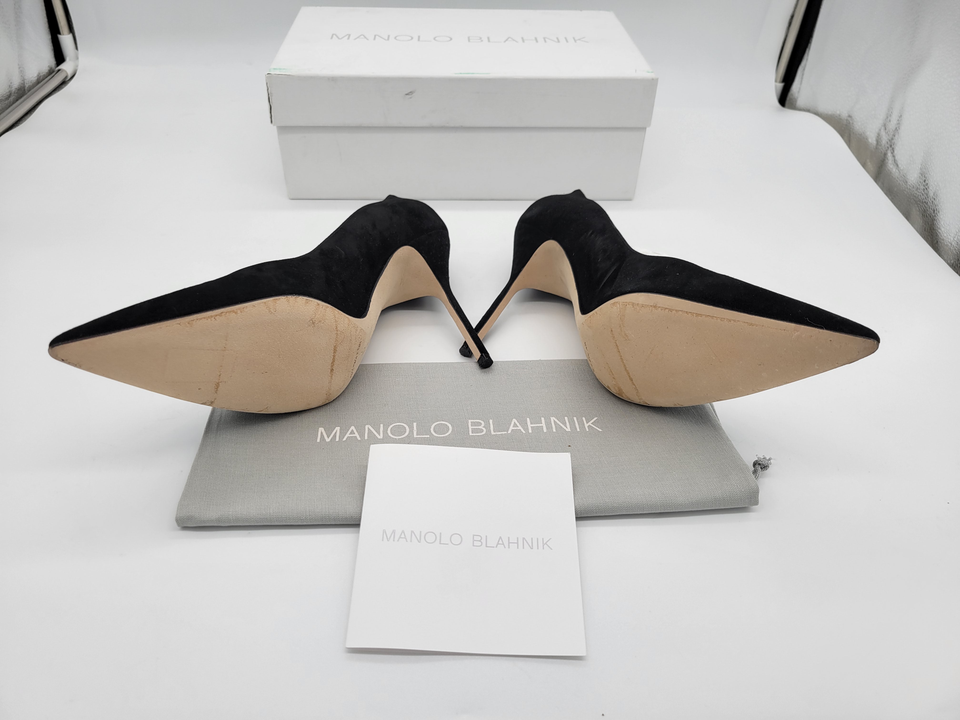 Manolo Blahnik BB 105 Suede Pumps in Black Suede WOMEN'S SIZE 40