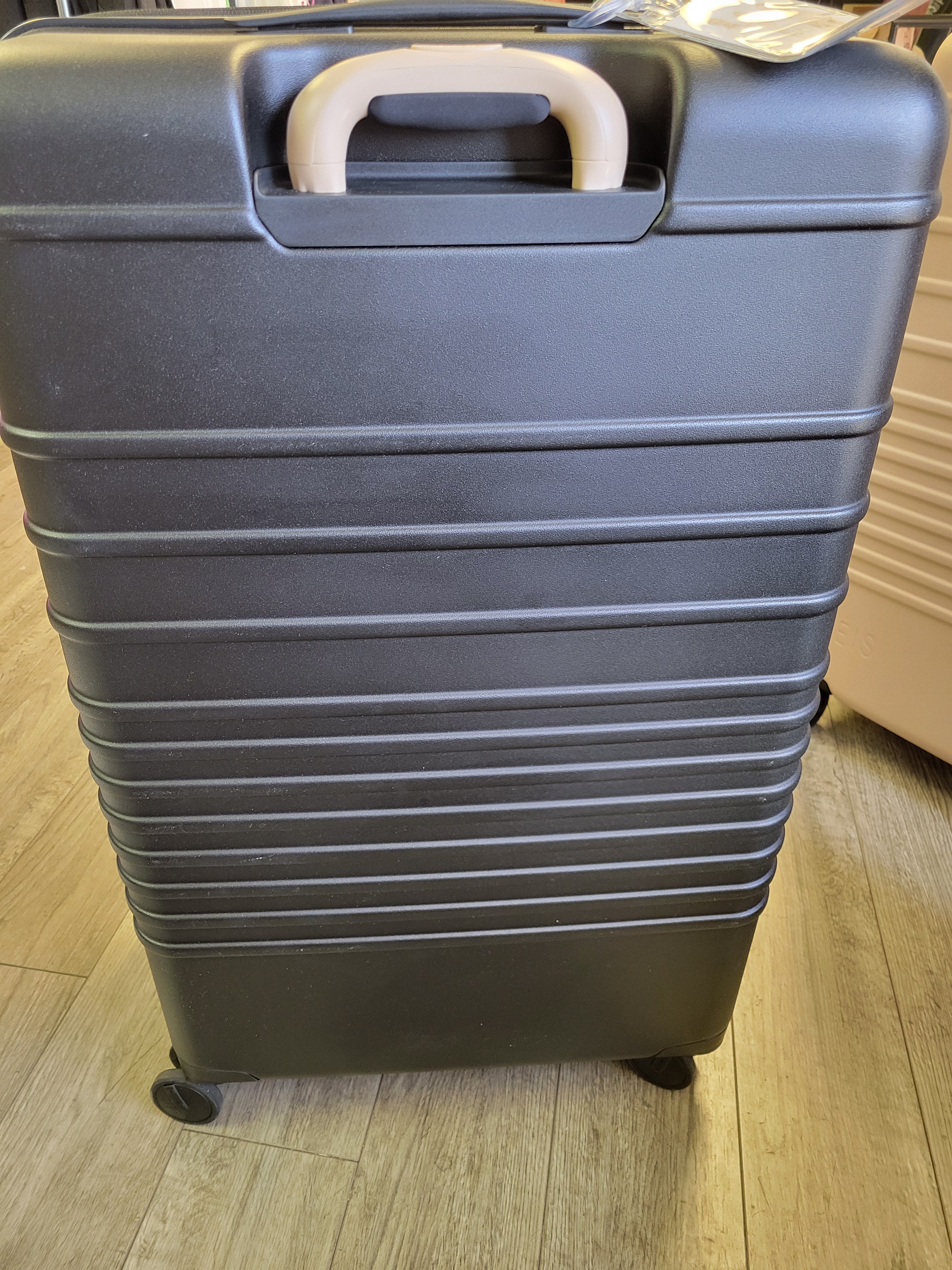 BEIS 29" Luggage The Large Check-In Roller in Black